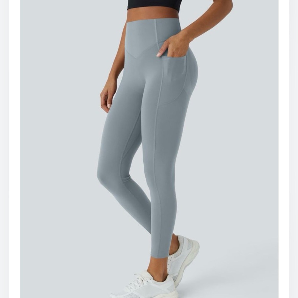 NWT viral Halara ultrasculpt tummy control leggings M